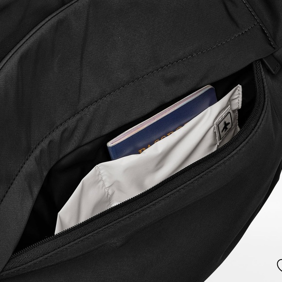 AWAY Featherlight Tote Black - Picture 4 of 13